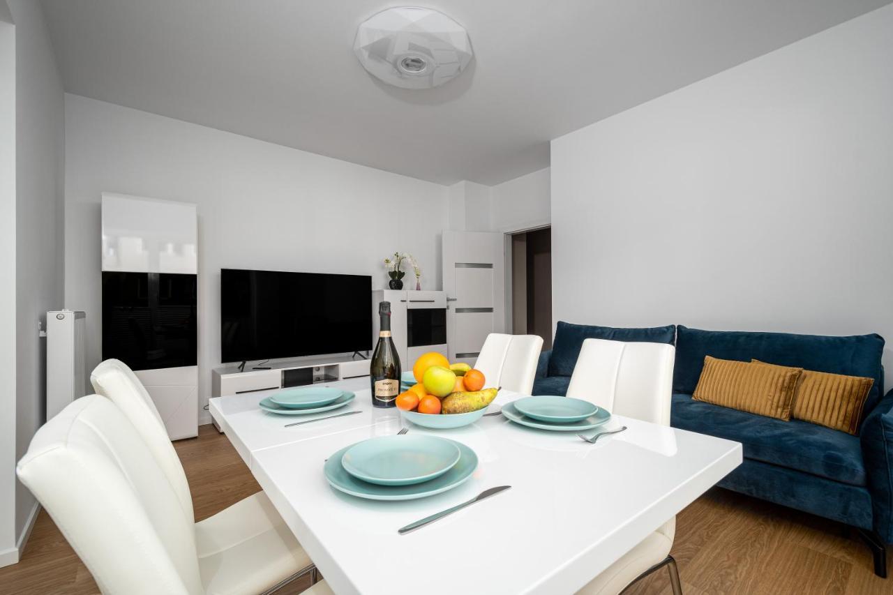 Warsaw Apartments Okrzei 12 Street מראה חיצוני תמונה